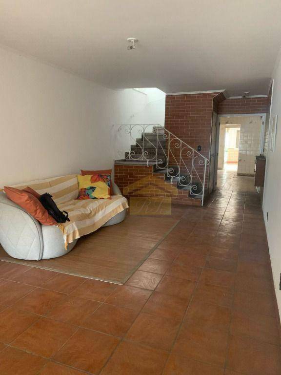 Casa à venda e aluguel com 3 quartos, 208m² - Foto 1