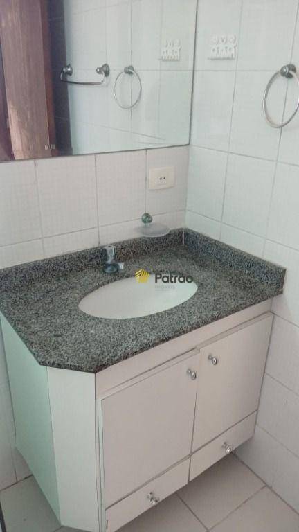 Apartamento para alugar com 2 quartos, 54m² - Foto 10