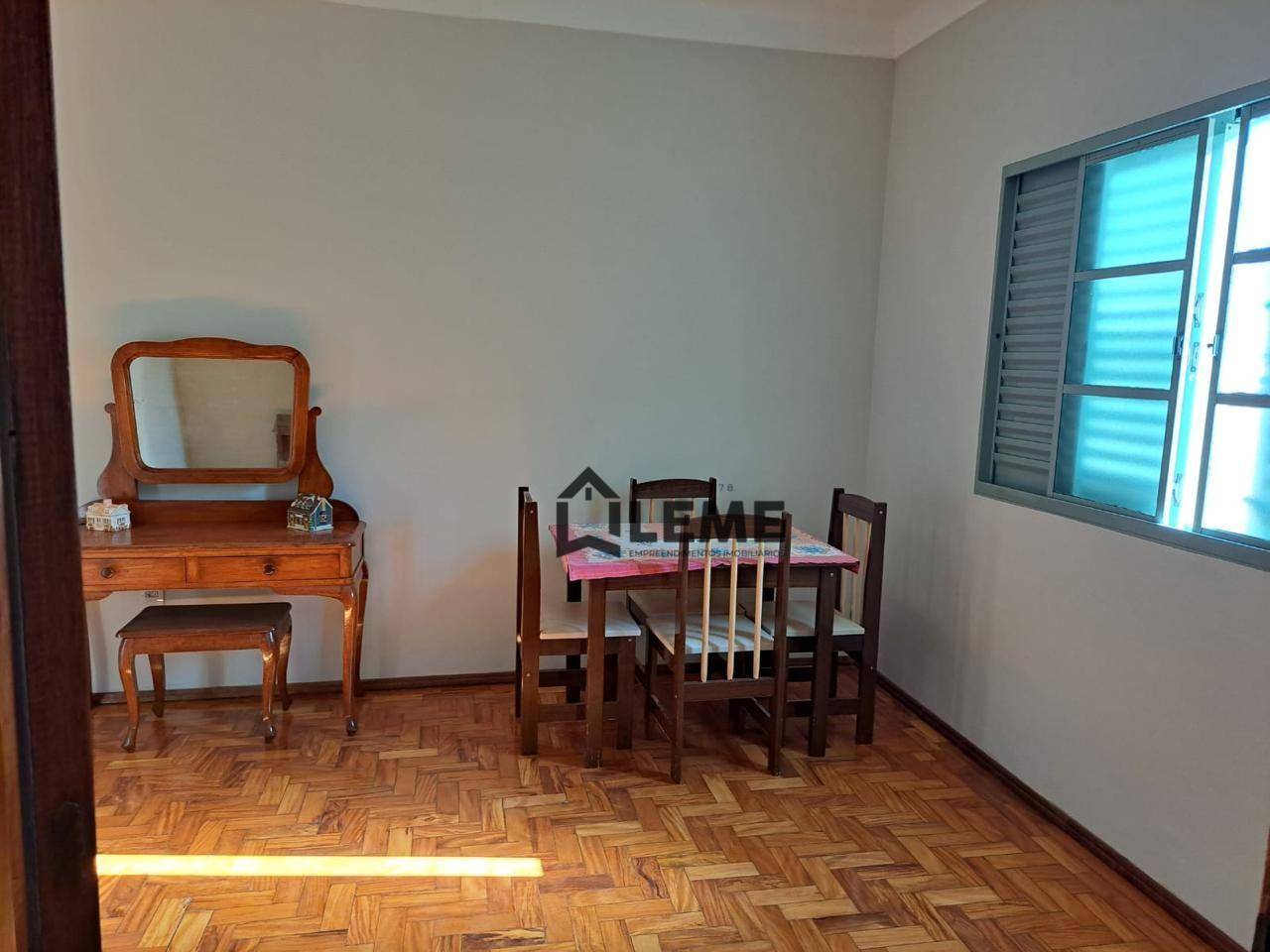 Casa à venda com 3 quartos, 198m² - Foto 5