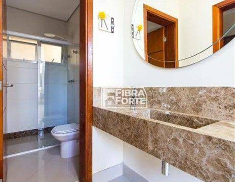 Casa de Condomínio para alugar com 4 quartos, 450m² - Foto 7