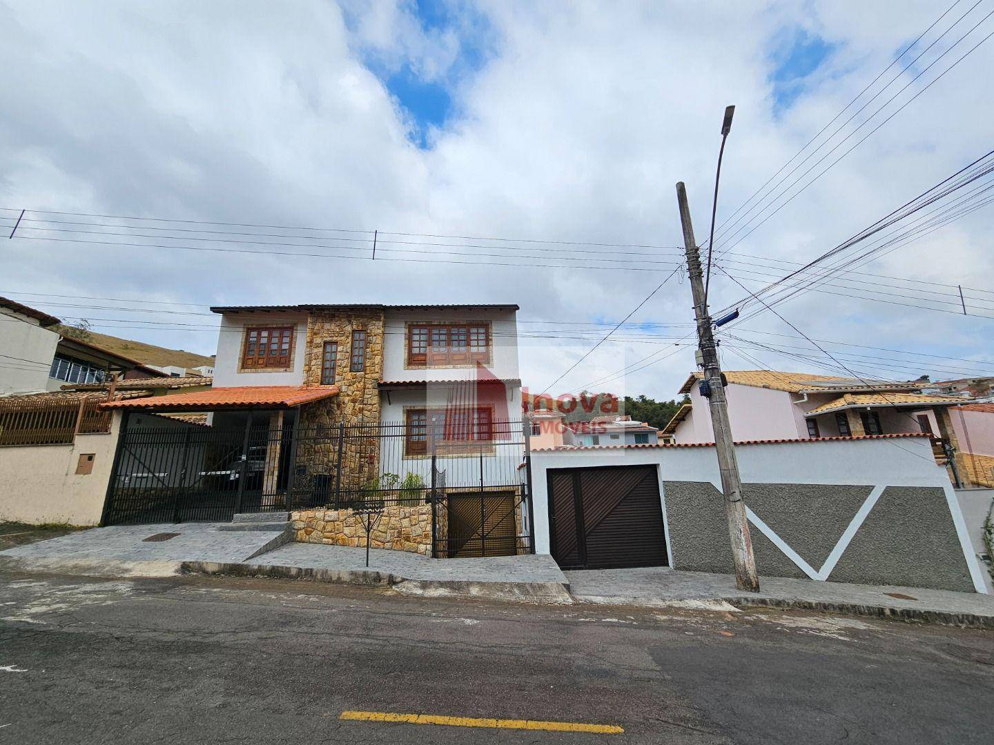 Casa, 5 quartos, 319 m² - Foto 1