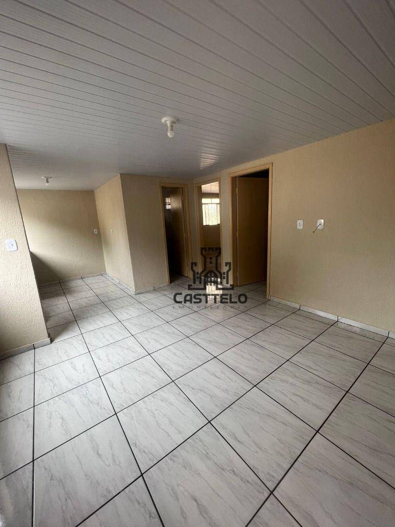 Casa à venda com 2 quartos, 60m² - Foto 1