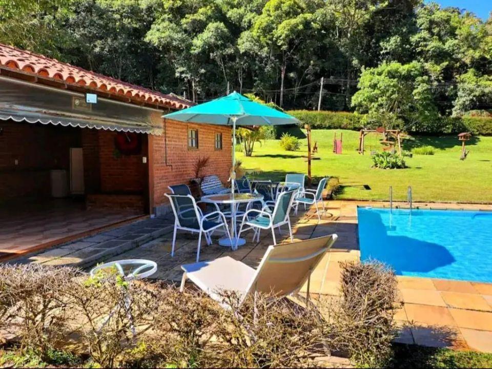 Casa de Condomínio à venda com 4 quartos, 300m² - Foto 2