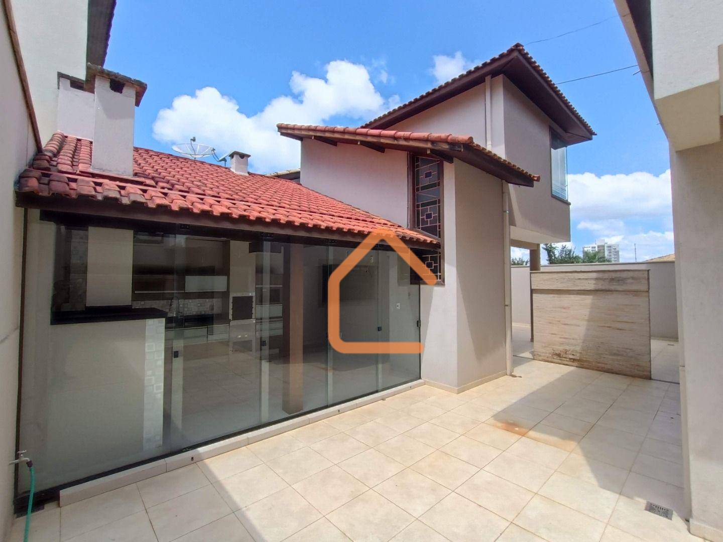 Casa para alugar com 4 quartos, 378m² - Foto 38