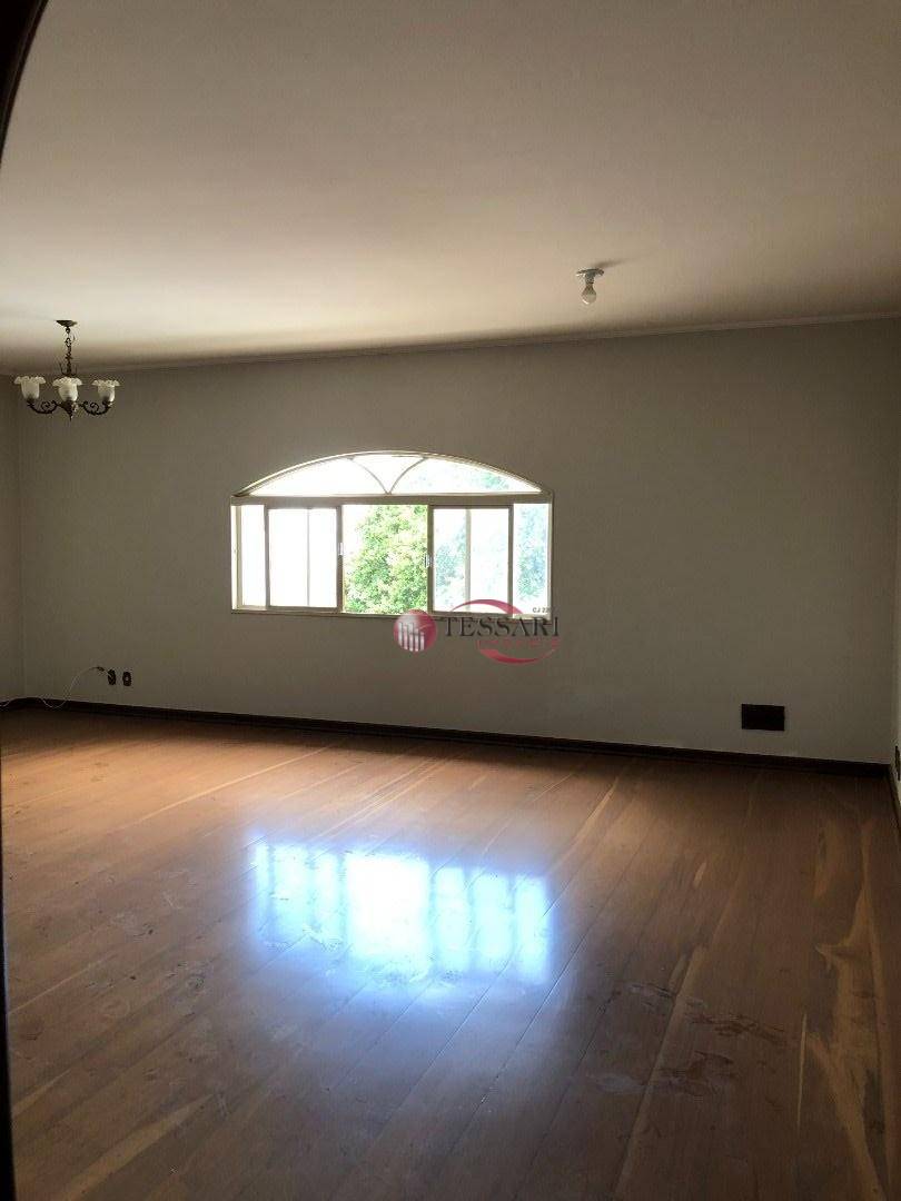 Apartamento à venda com 3 quartos, 140m² - Foto 2