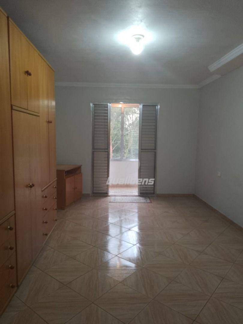 Casa para alugar com 3 quartos, 140m² - Foto 12