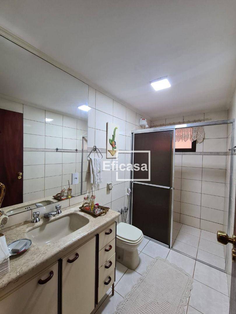 Apartamento à venda com 3 quartos, 270m² - Foto 13