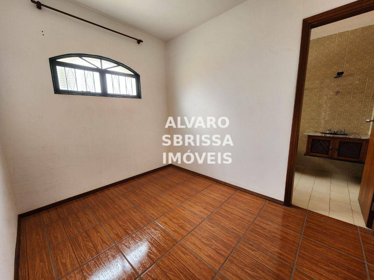 Casa à venda com 3 quartos, 284m² - Foto 5