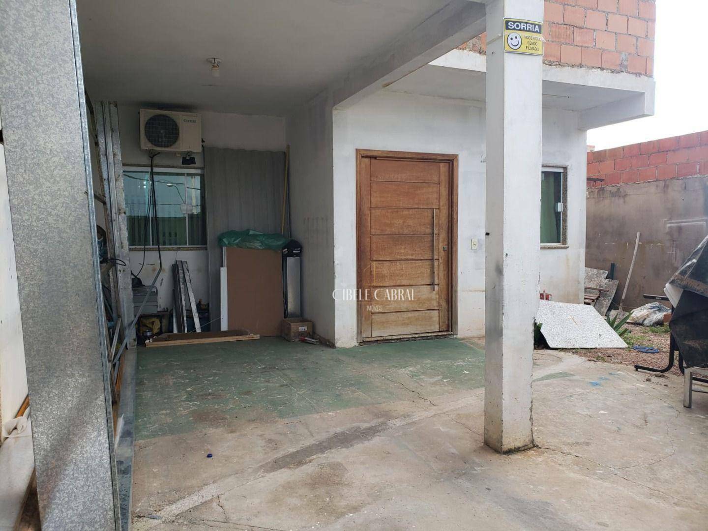 Casa à venda com 3 quartos, 200m² - Foto 1