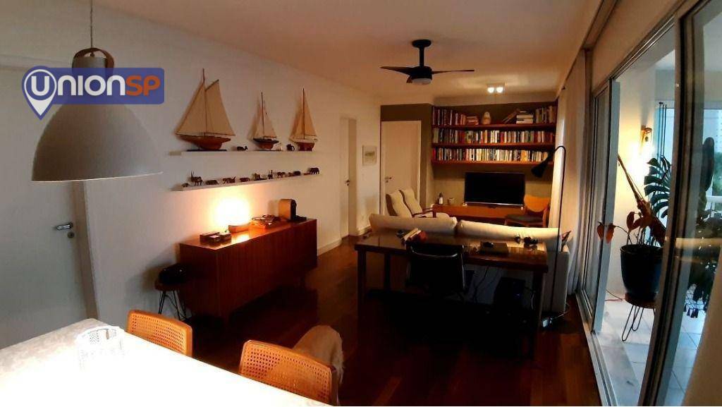 Apartamento à venda com 3 quartos, 121m² - Foto 1