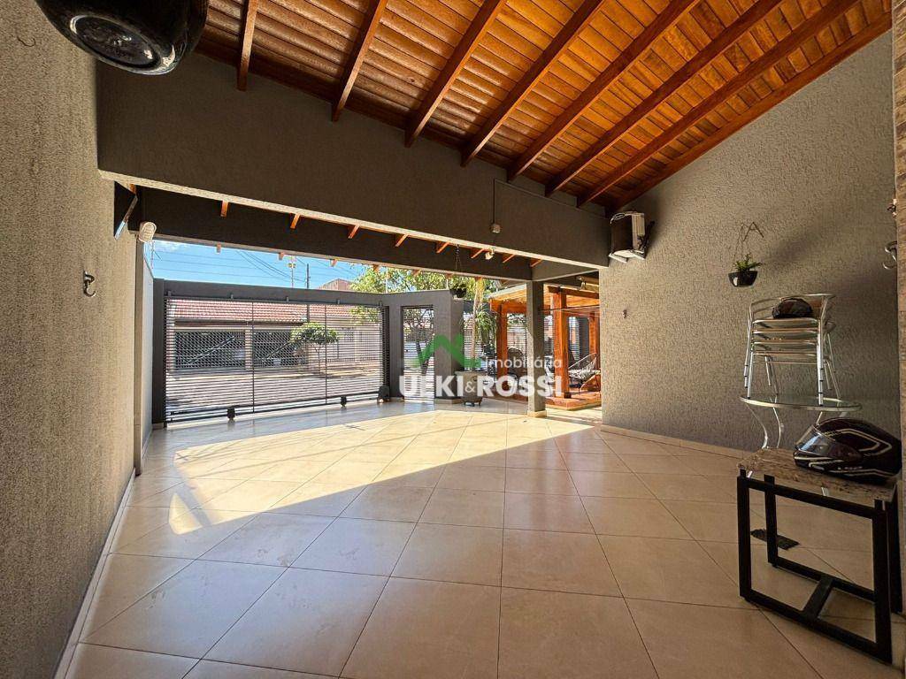 Casa à venda com 3 quartos, 180m² - Foto 8