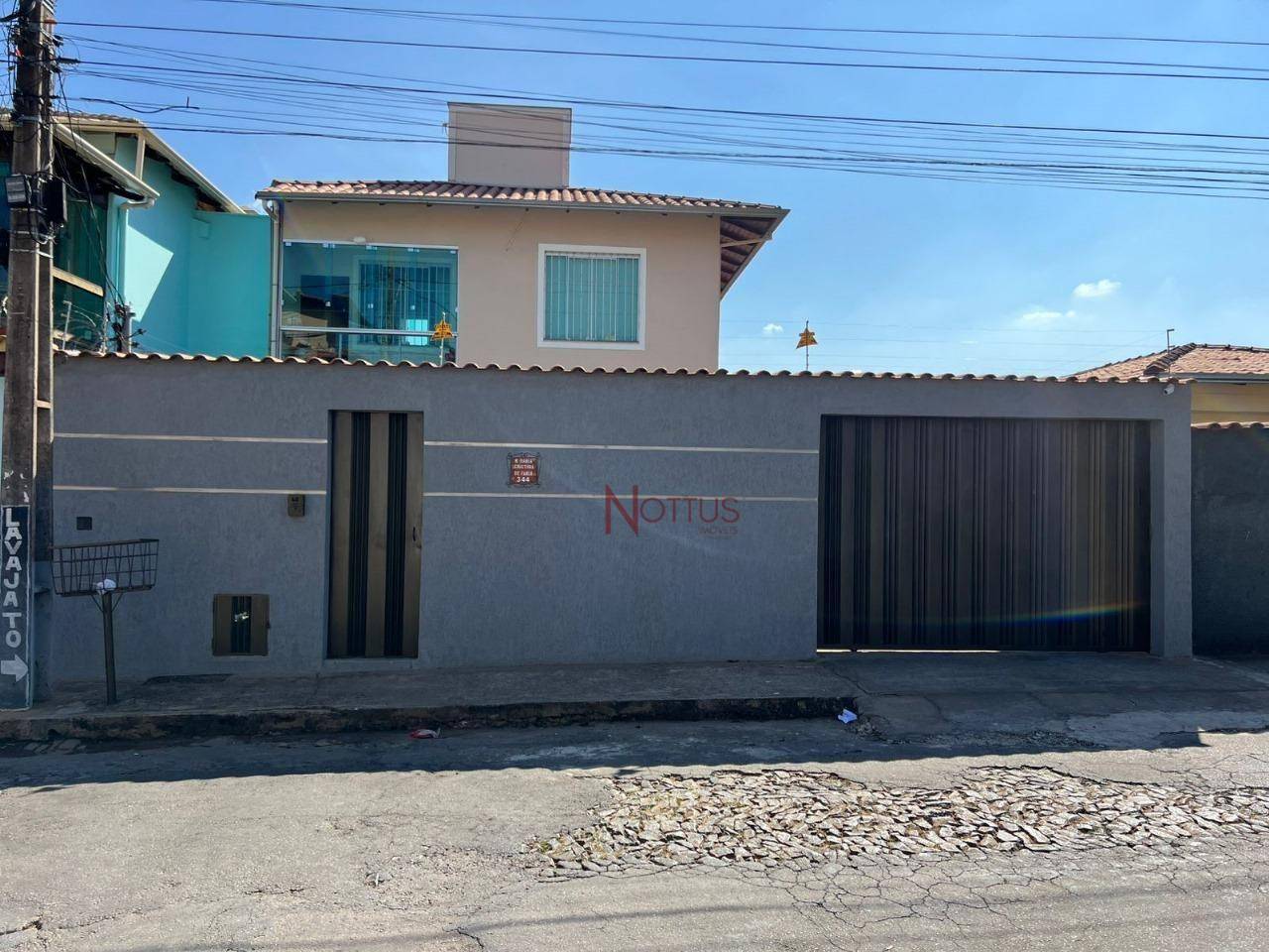 Casa, 4 quartos, 275 m² - Foto 1