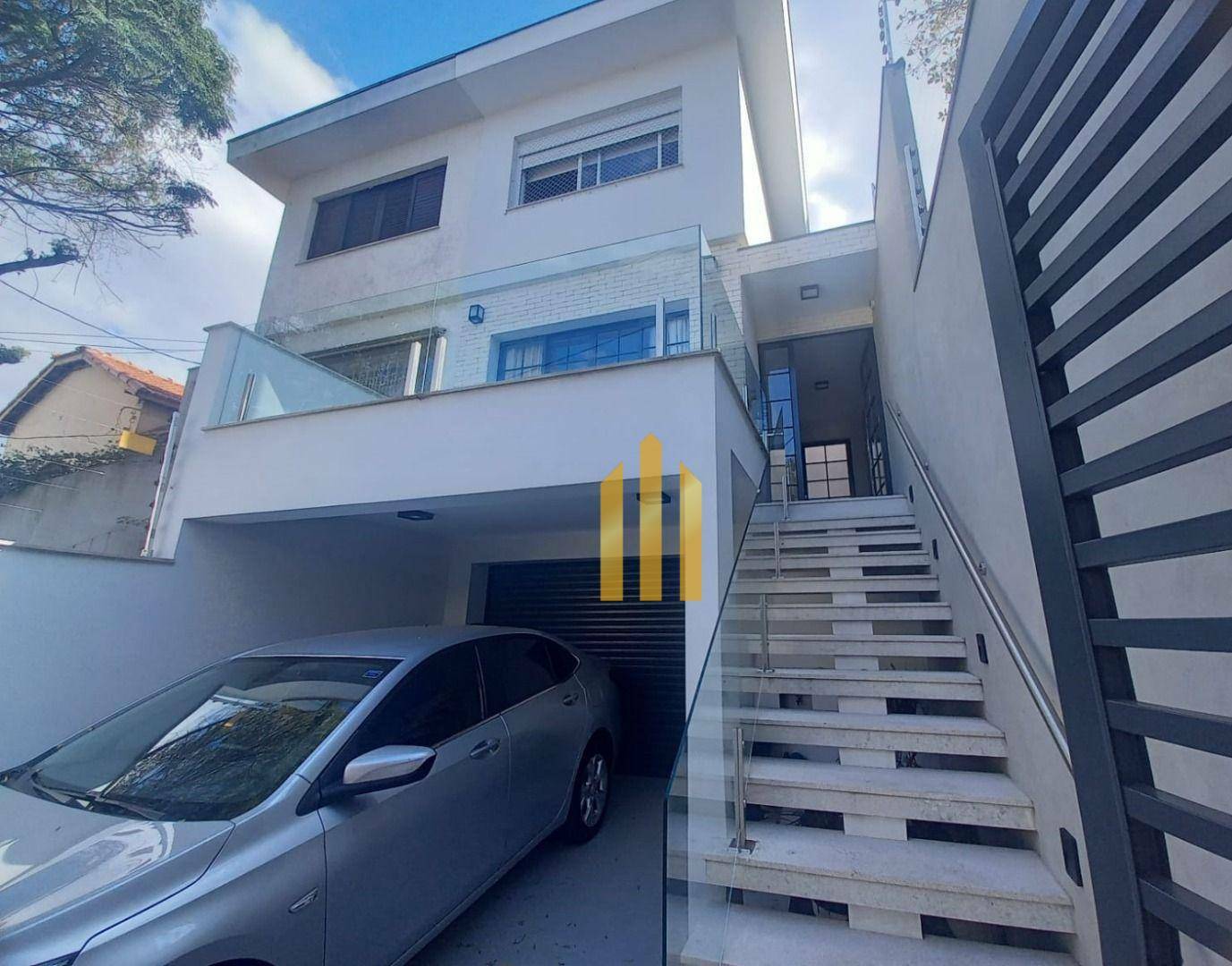 Sobrado à venda com 3 quartos, 175m² - Foto 1