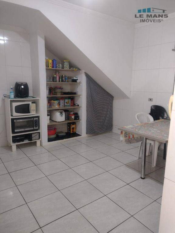 Casa à venda com 2 quartos, 110m² - Foto 11