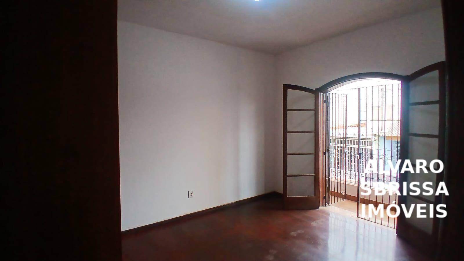 Casa, 3 quartos, 200 m² - Foto 1