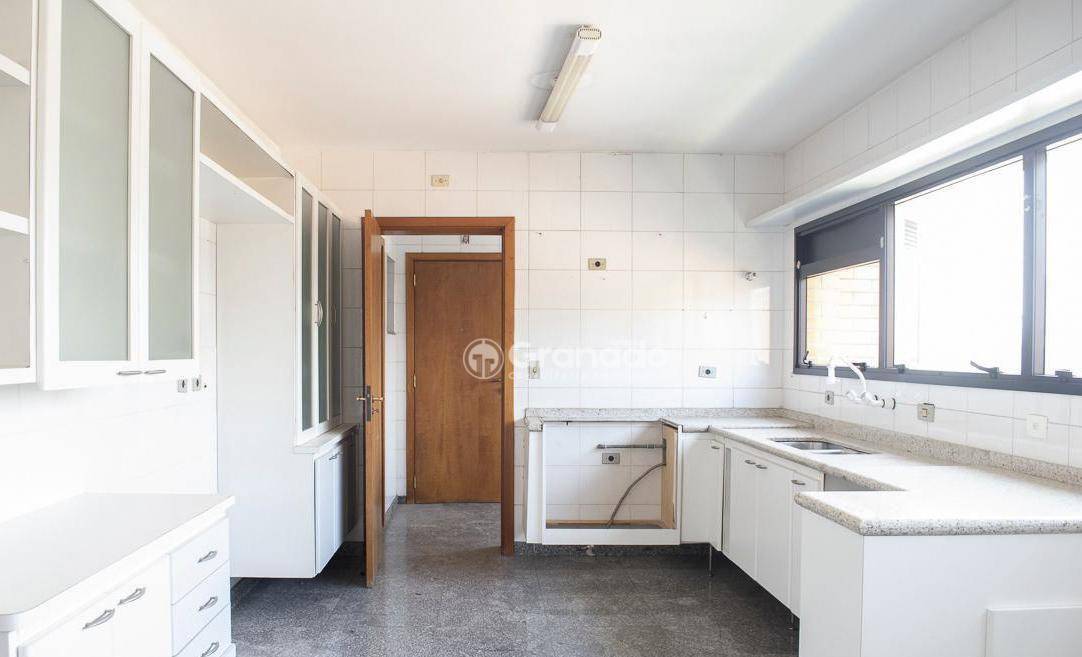 Apartamento à venda com 4 quartos, 190m² - Foto 26