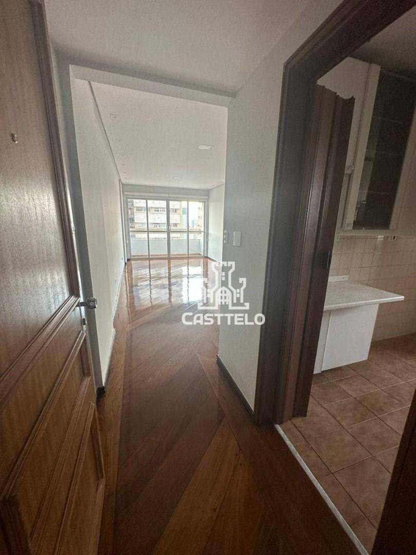 Apartamento à venda com 3 quartos, 140m² - Foto 2