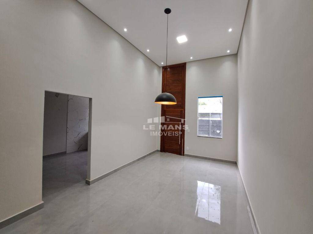 Casa à venda com 3 quartos, 106m² - Foto 1