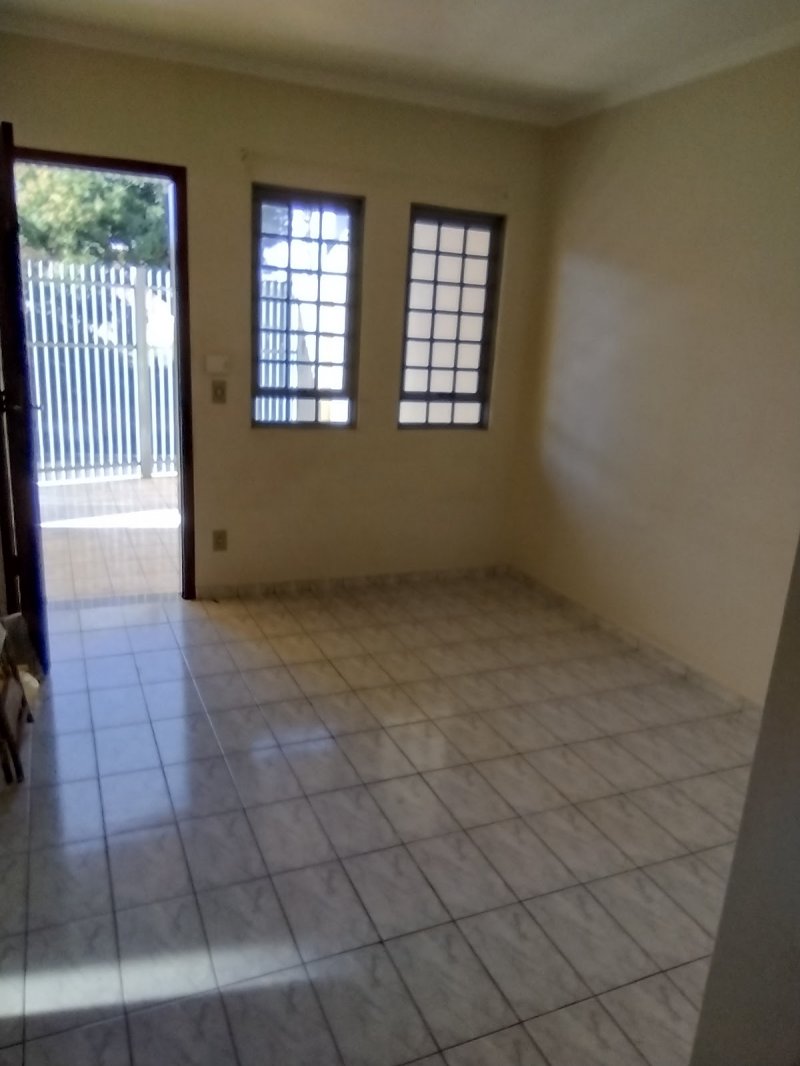 Casa à venda com 2 quartos, 125m² - Foto 8