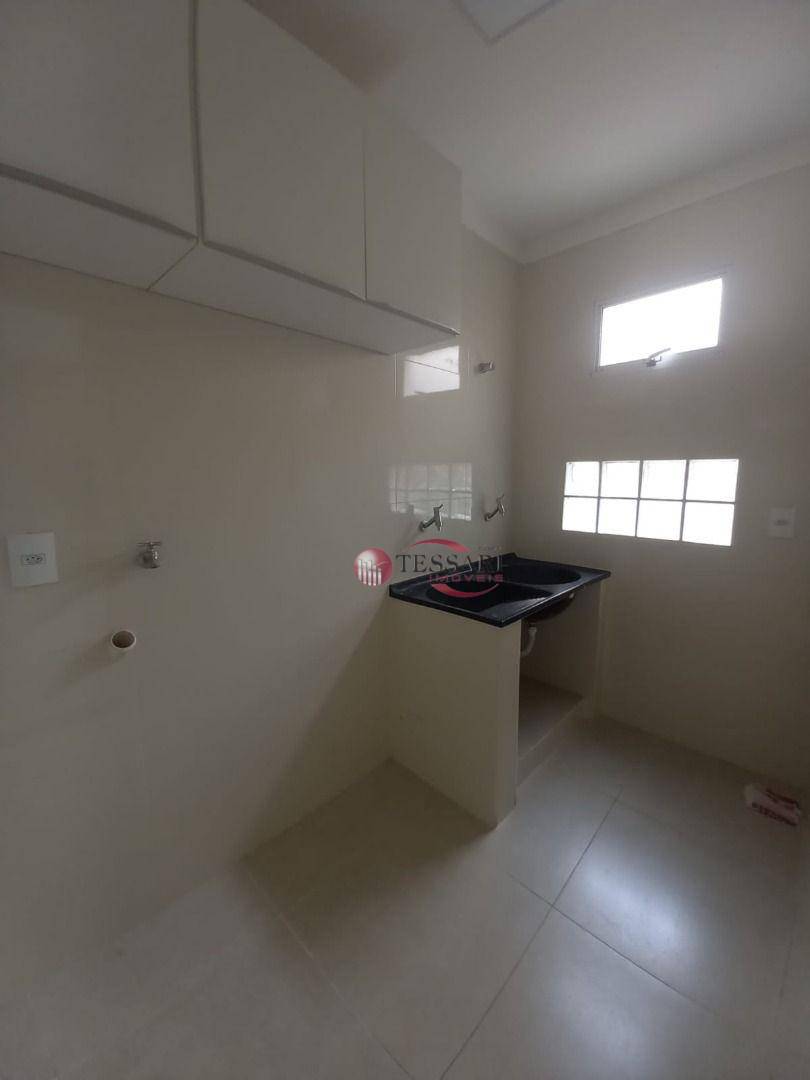 Casa à venda e aluguel com 2 quartos, 90m² - Foto 11