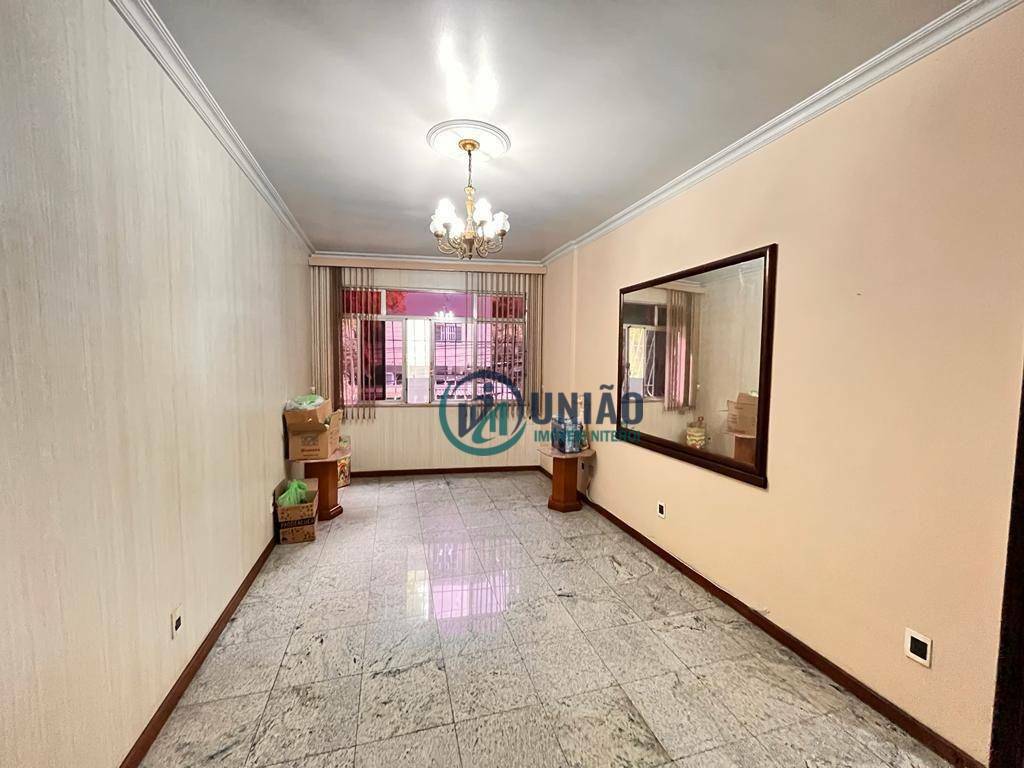 Apartamento à venda com 3 quartos, 100m² - Foto 1