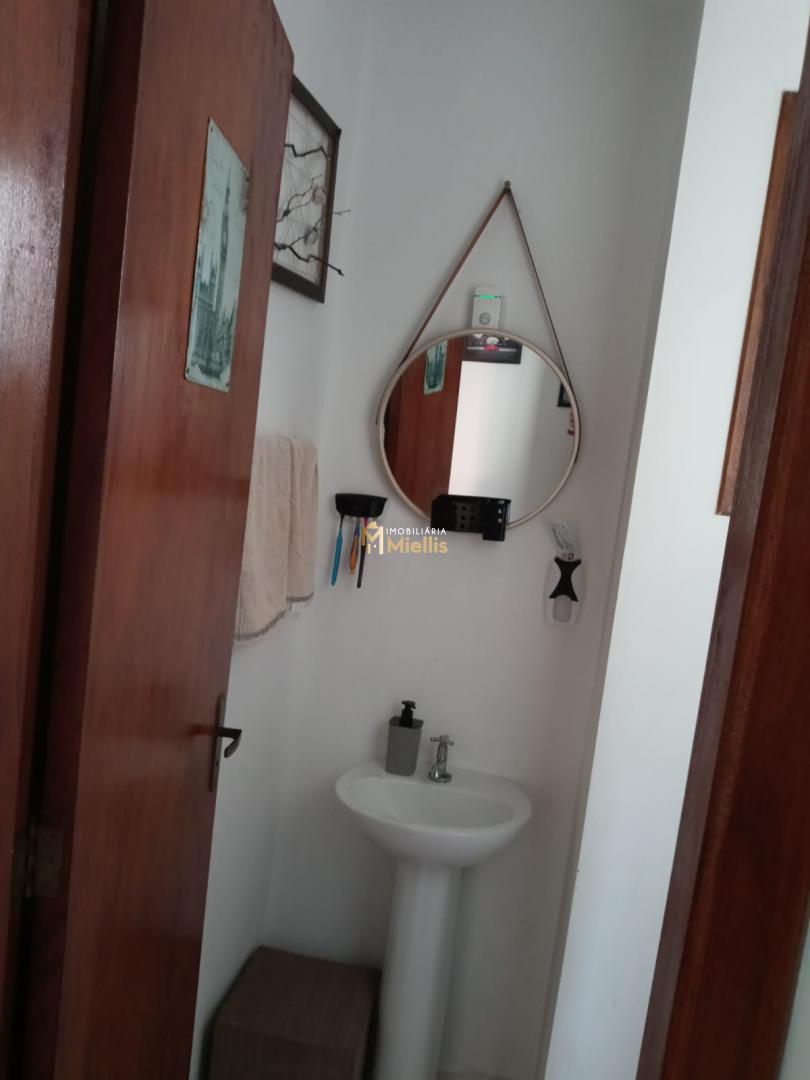Casa à venda com 2 quartos, 77m² - Foto 14