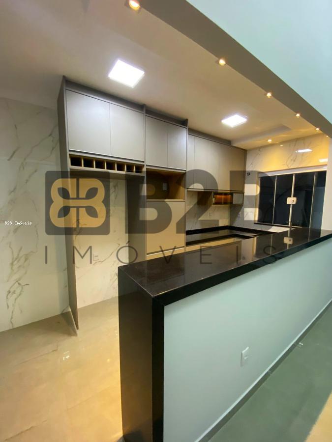 Casa à venda com 3 quartos, 181m² - Foto 13