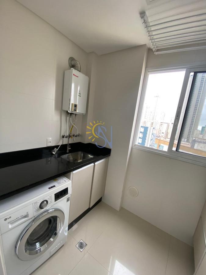 Apartamento para alugar com 3 quartos, 130m² - Foto 13