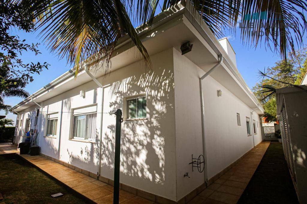 Casa de Condomínio à venda com 4 quartos, 416m² - Foto 2