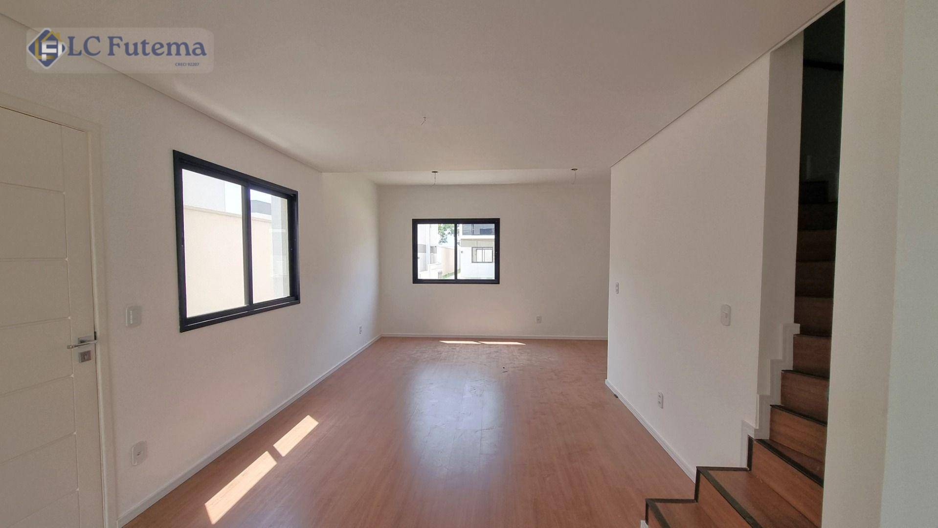 Casa de Condomínio para alugar com 3 quartos, 87m² - Foto 2