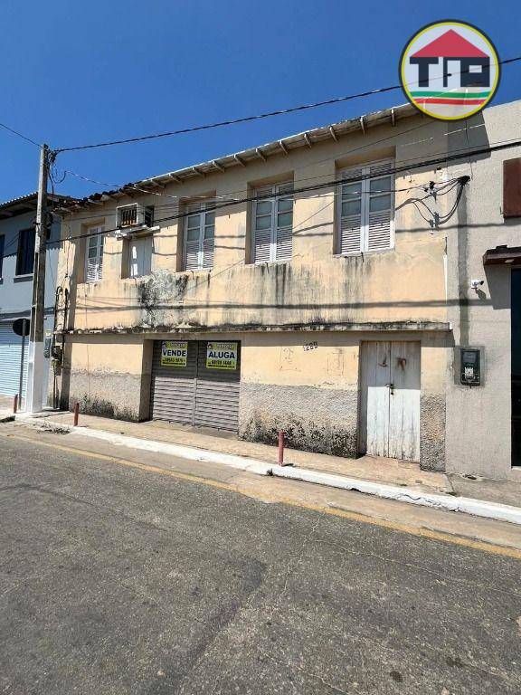 Casa à venda e aluguel com 3 quartos, 350m² - Foto 1