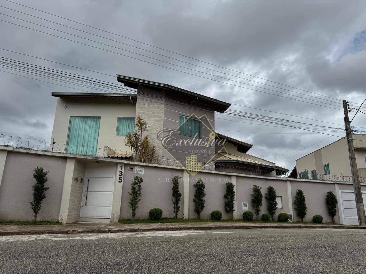 Casa, 3 quartos, 306 m² - Foto 1