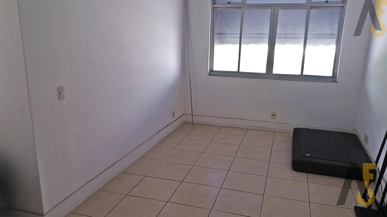 Apartamento à venda com 2 quartos, 63m² - Foto 3