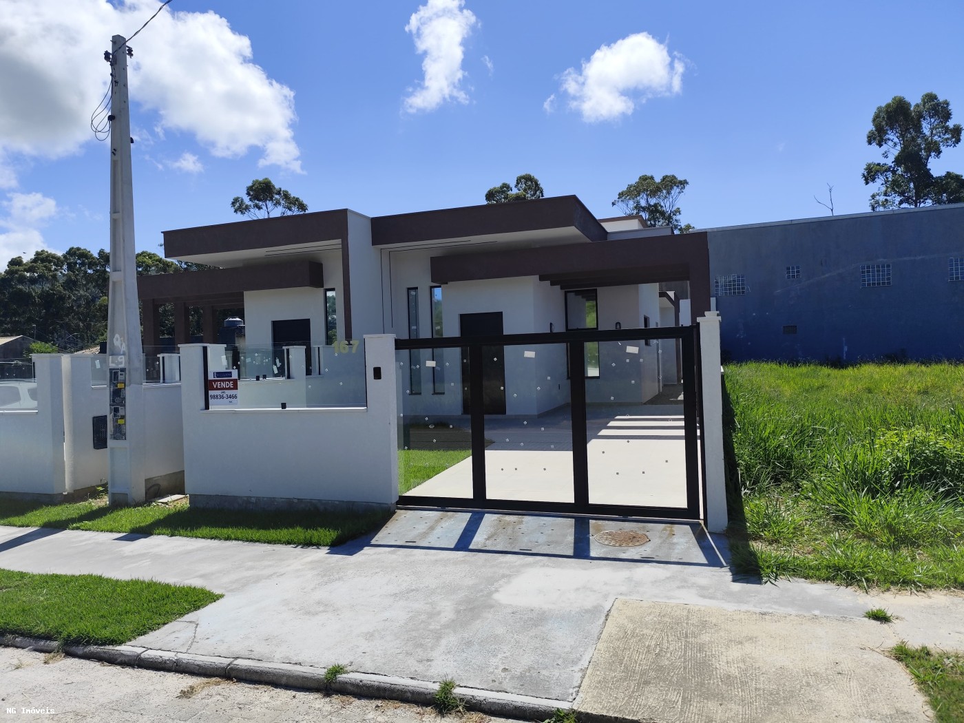 Casa à venda com 2 quartos, 79m² - Foto 2