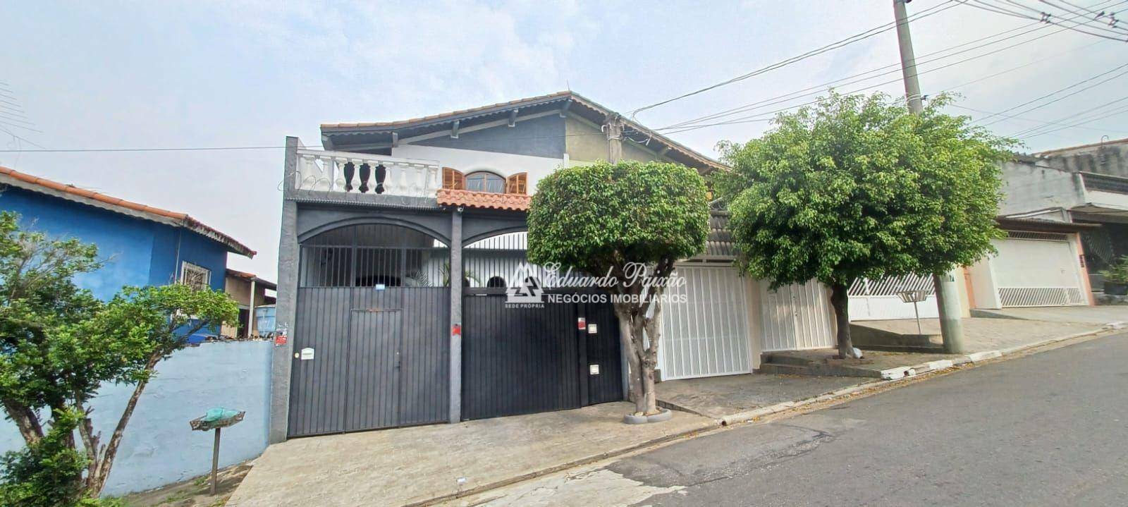 Sobrado à venda com 3 quartos, 209m² - Foto 1