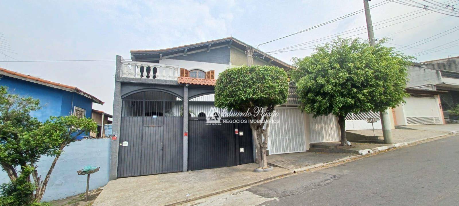 Sobrado à venda com 3 quartos, 209m² - Foto 1