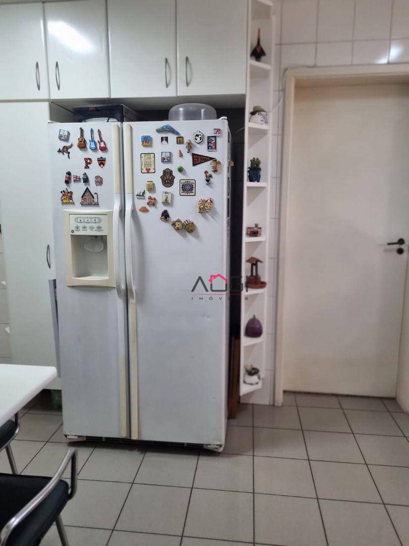 Apartamento à venda com 3 quartos, 160m² - Foto 13