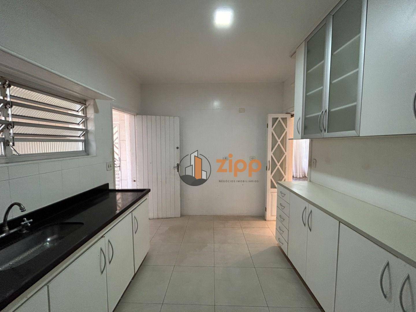 Sobrado à venda com 4 quartos, 256m² - Foto 41