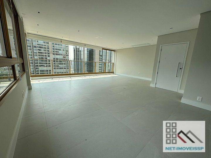 Apartamento para alugar com 3 quartos, 147m² - Foto 11