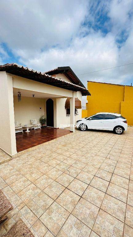 Casa à venda com 5 quartos, 200m² - Foto 3