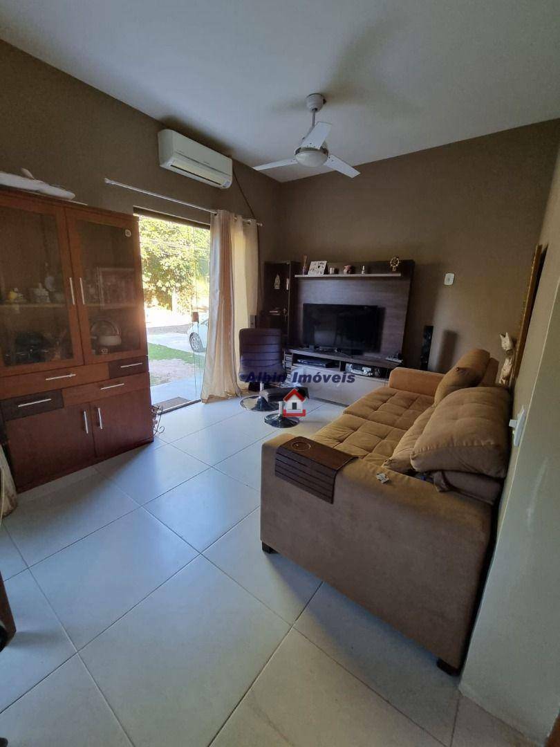 Casa à venda com 3 quartos, 193m² - Foto 2