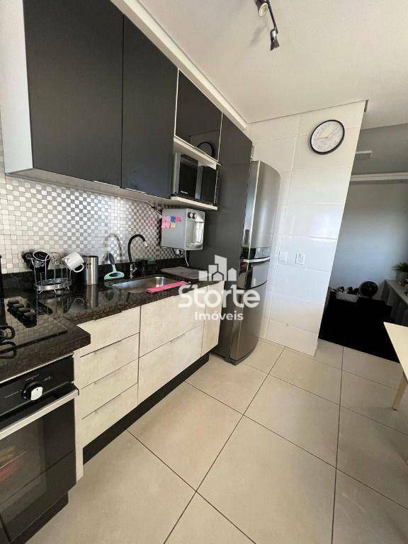 Apartamento à venda com 2 quartos, 60m² - Foto 7