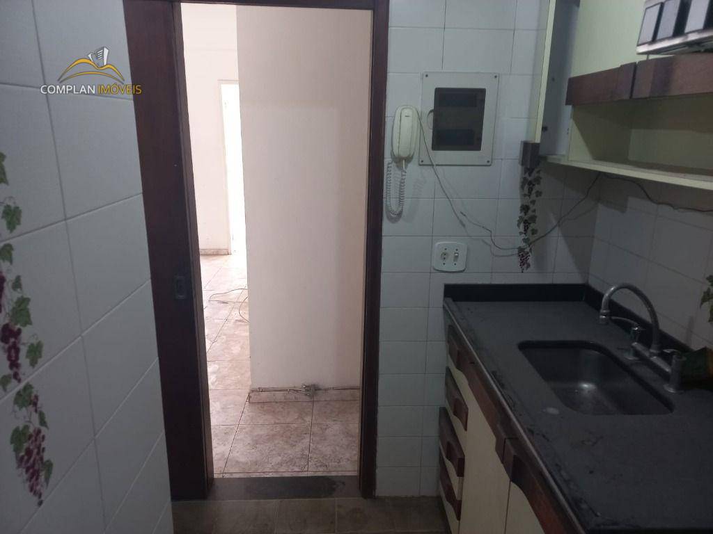 Apartamento à venda com 2 quartos, 70m² - Foto 14