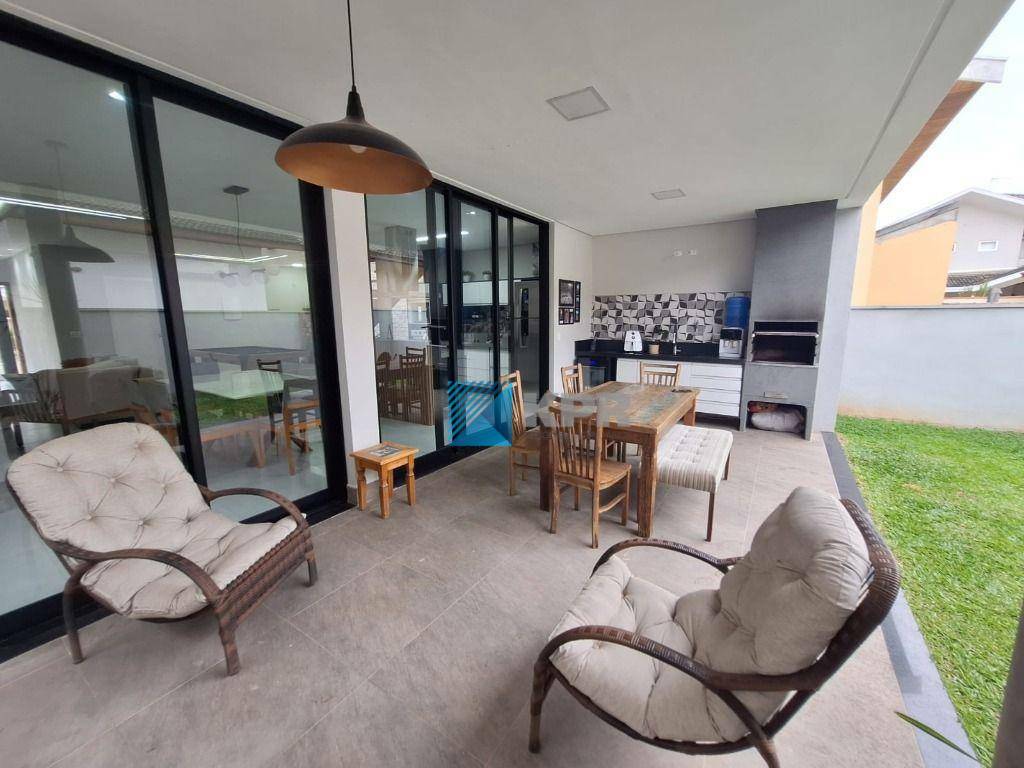 Casa de Condomínio à venda com 4 quartos, 248m² - Foto 8