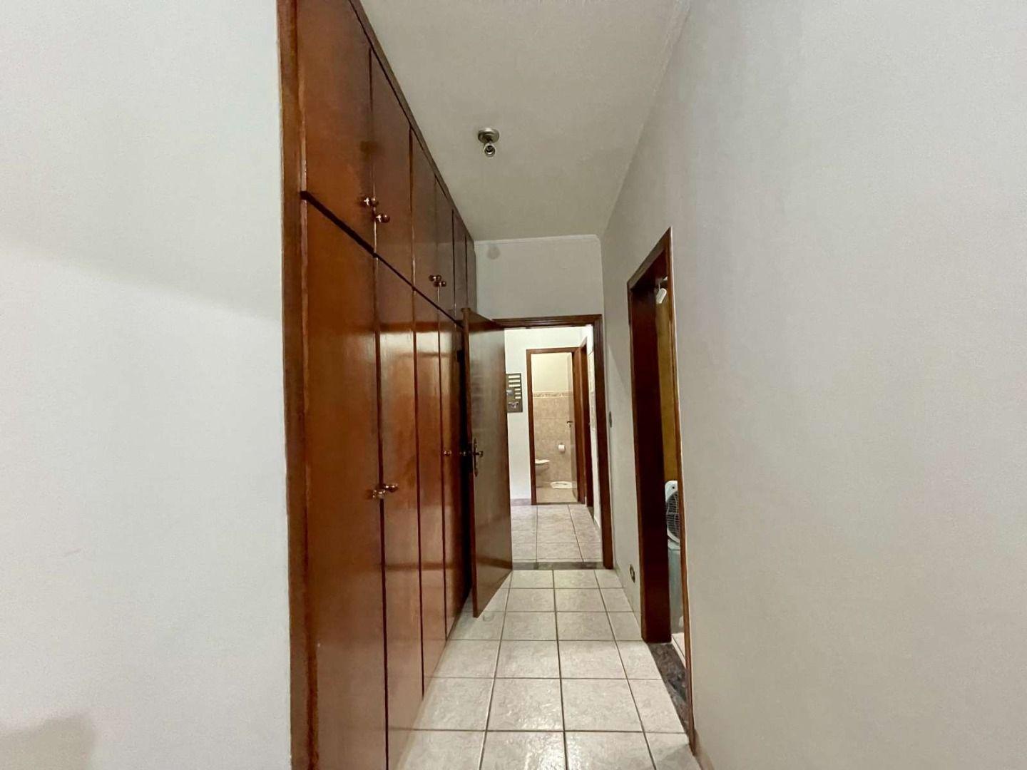 Casa para alugar com 3 quartos, 321m² - Foto 14