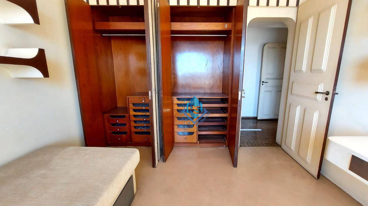 Apartamento à venda com 4 quartos, 250m² - Foto 32