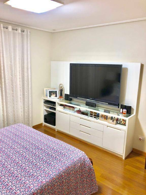 Apartamento à venda com 3 quartos, 233m² - Foto 14