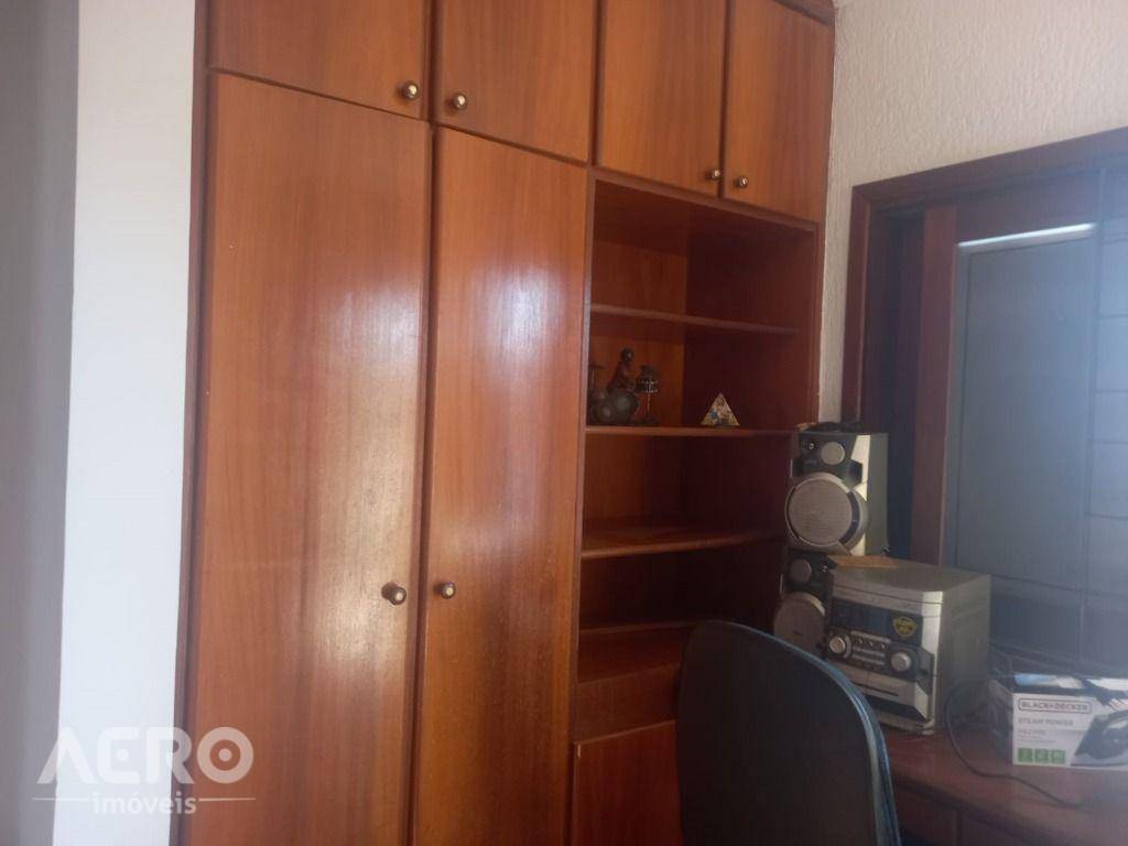 Casa à venda com 4 quartos, 360m² - Foto 5