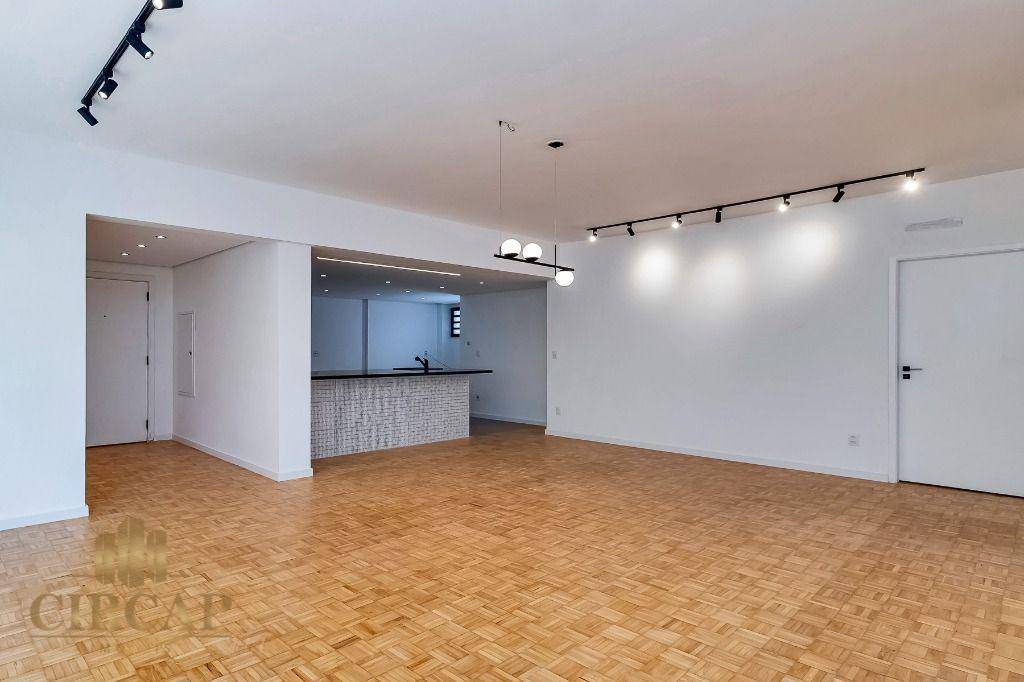 Apartamento à venda com 3 quartos, 220m² - Foto 7