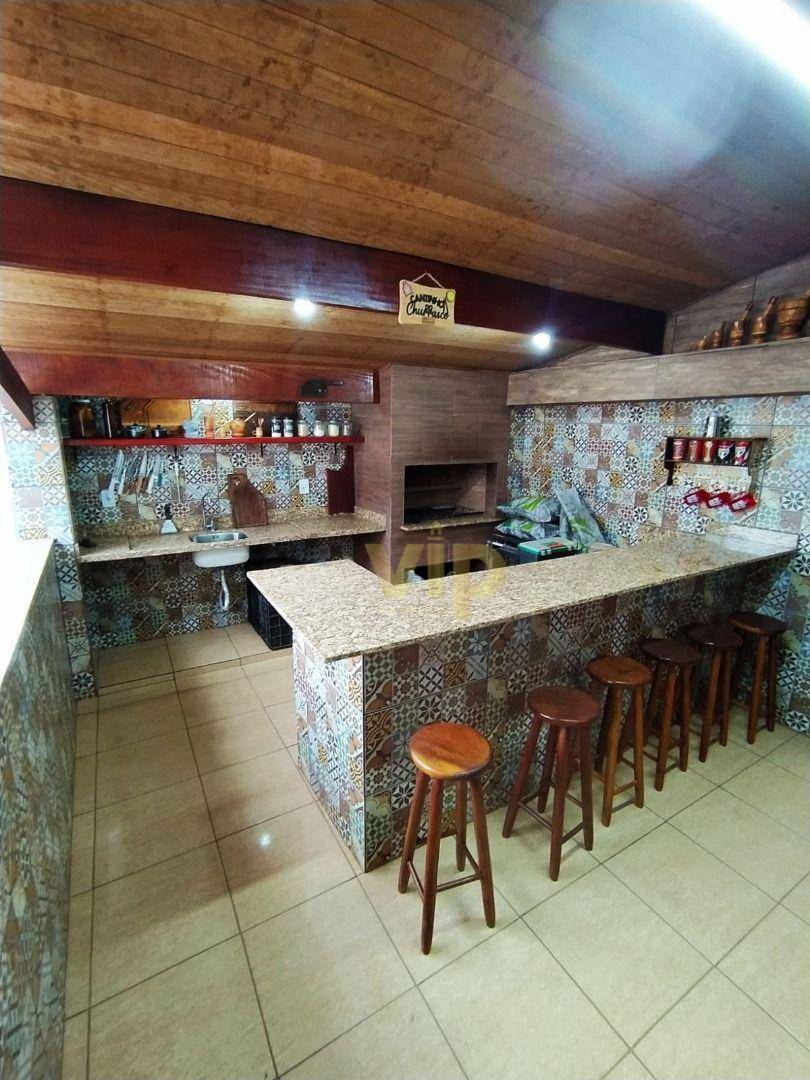 Casa à venda com 3 quartos, 200m² - Foto 2